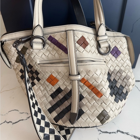 Bottega Veneta Leather Crossbody Bag - Picture 15 of 15